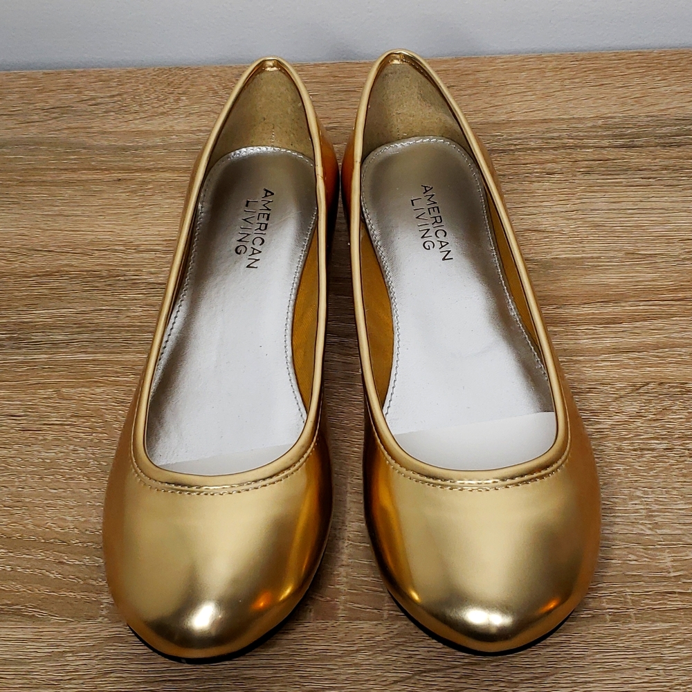 American Living Womens Dolores Closed Toe Ballet Flats, Gold, Size 6.5 Mmdi